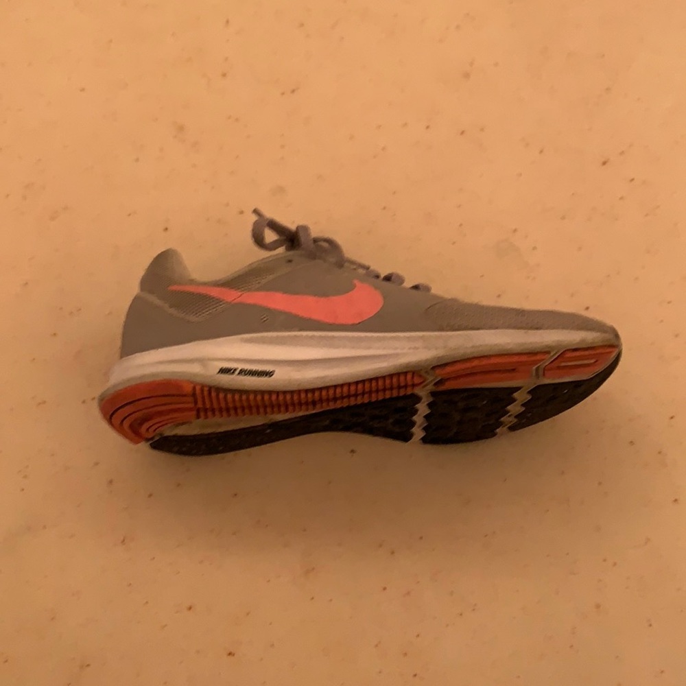 Nike tennis shoes